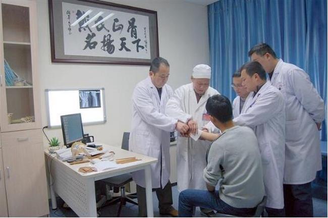 全国最佳！安徽中医药高等专科学校附属医院（云顶集团yd1233检测网址）骨伤科荣登“国榜”                                       十大亚专科高质量打造中医医疗区域中心(图2)