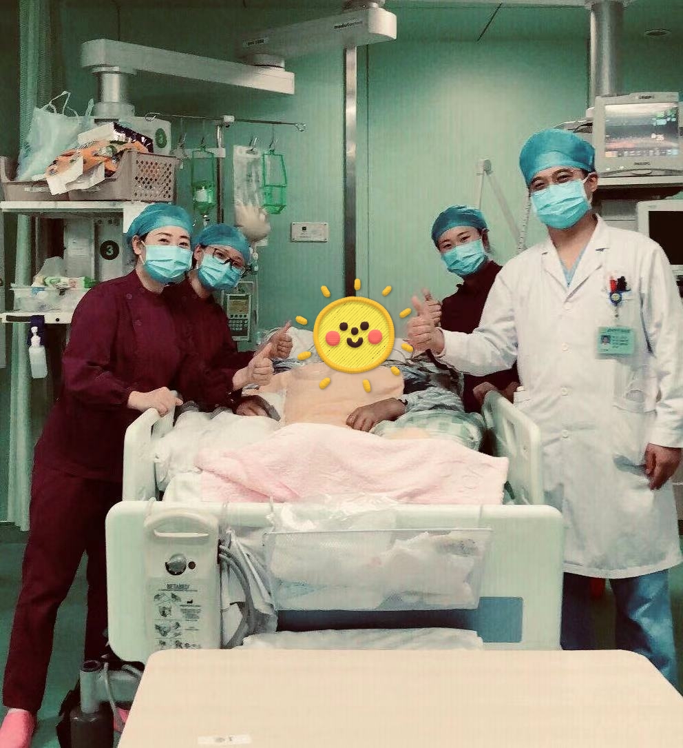 【让党旗在防控一线高高飘扬】感动!1小时内,云顶集团yd1233检测网址265名医护主动申请驰援湖北(图2)