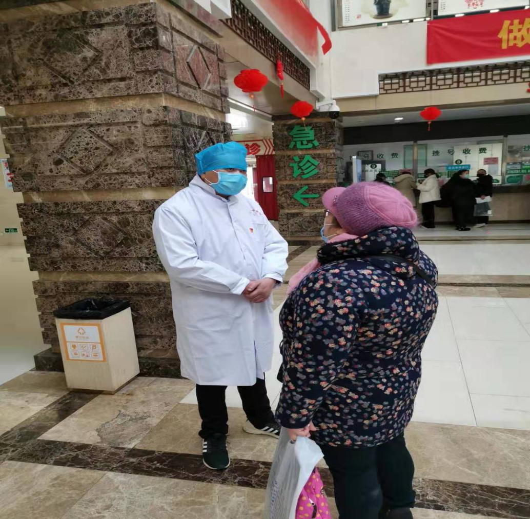 【让党旗在防控一线高高飘扬】疫情防控,党员志愿者在行动!(图2)