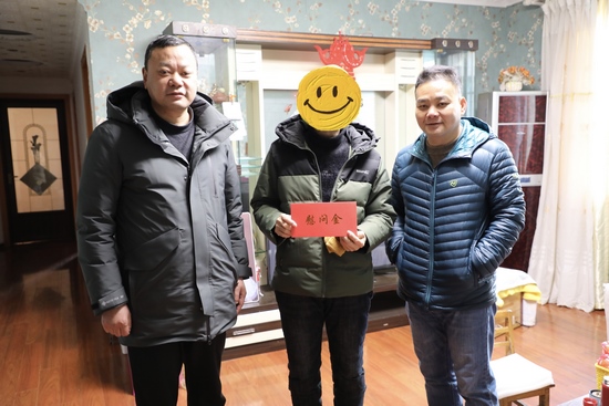 春节慰问送温暖   医院关怀暖人心  ——院工会开展节前走访慰问病困职工活动(图1)